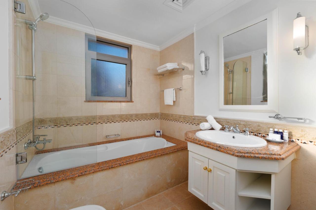 Maison Privee - Exclusive With Private Pool, Garden & Dubai
