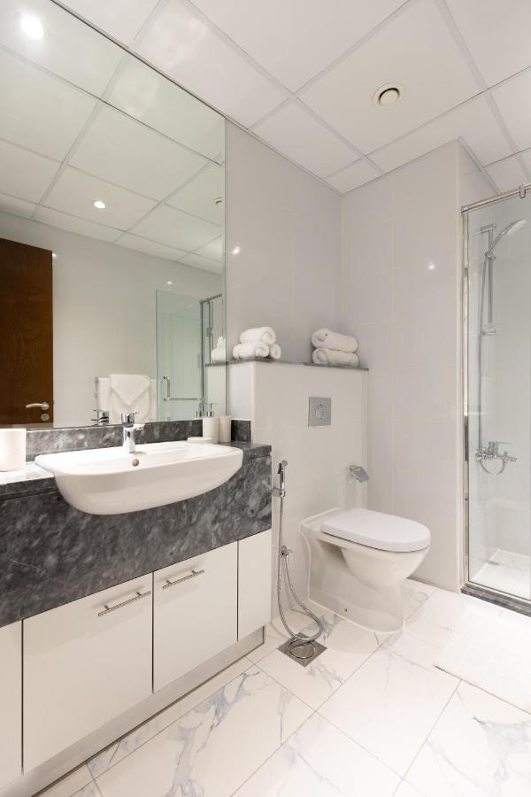 Sunny Sky 2 Bedrooms With Pool View Meera Tower Apartment *