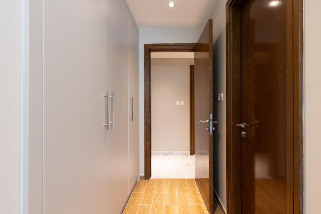 Sunny Sky 2 Bedrooms With Pool View Meera Tower Apartment
