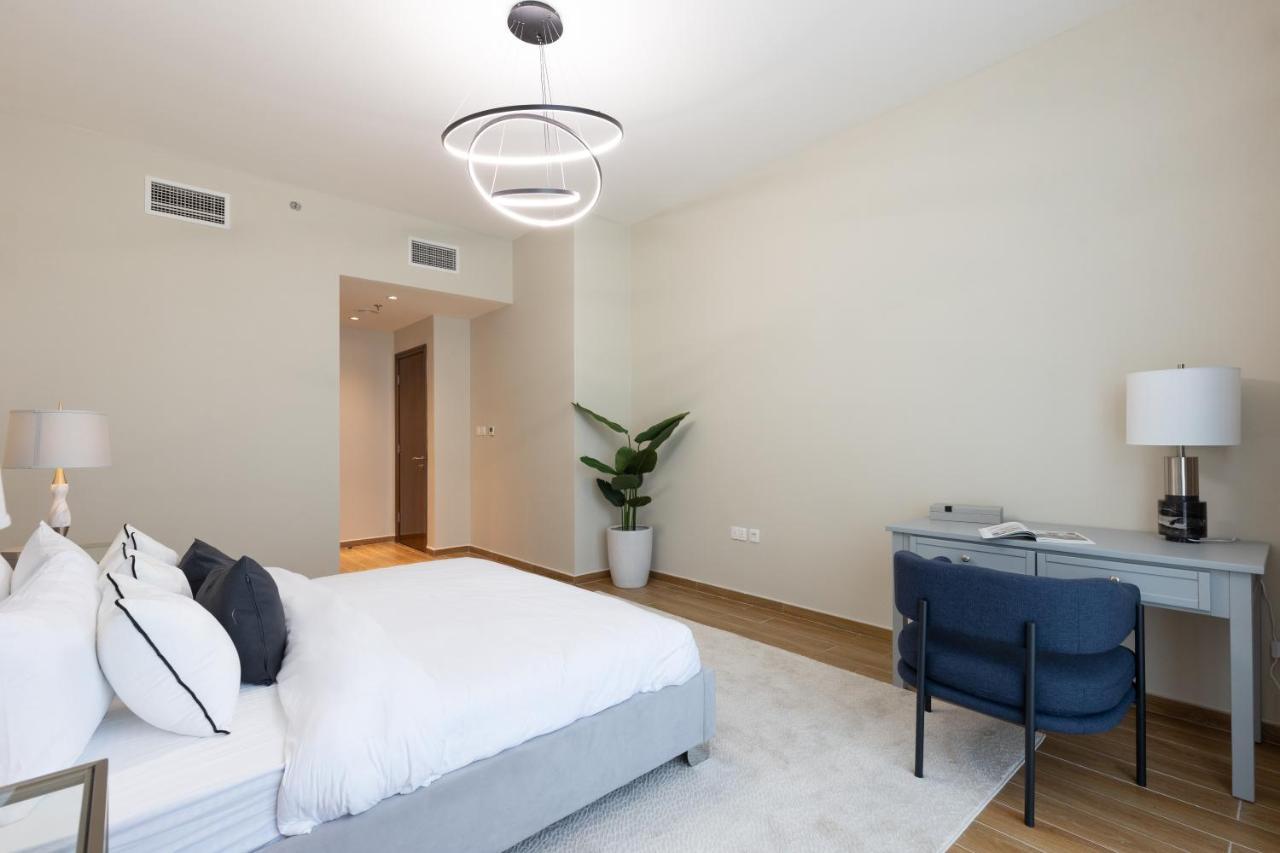 Sunny Sky 2 Bedrooms With Pool View Meera Tower * Dubai