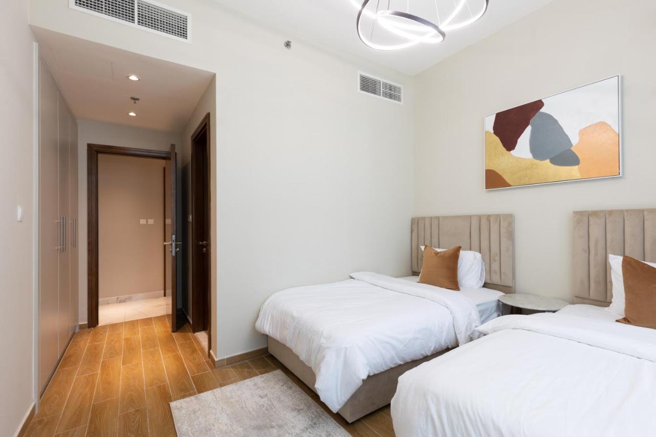 Sunny Sky 2 Bedrooms With Pool View Meera Tower * Dubai