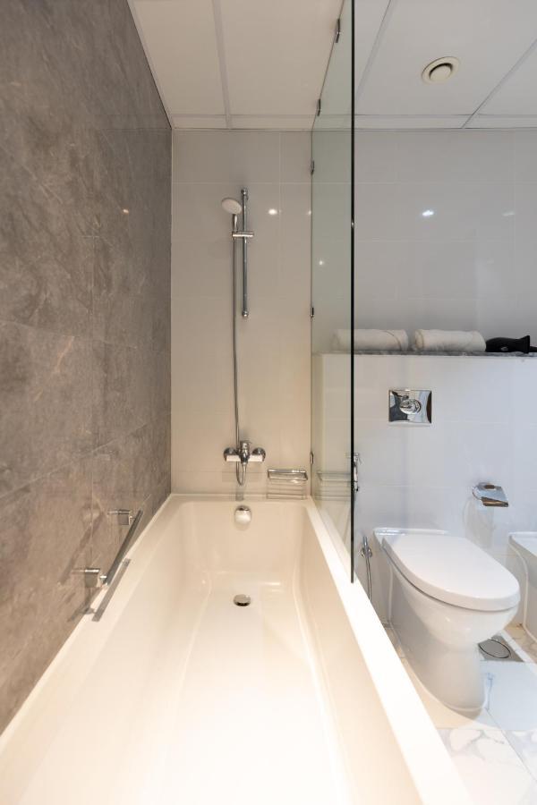 Sunny Sky 2 Bedrooms With Pool View Meera Tower *