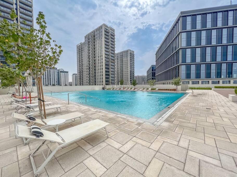 Cozy 2bd - Work In Style Dubai