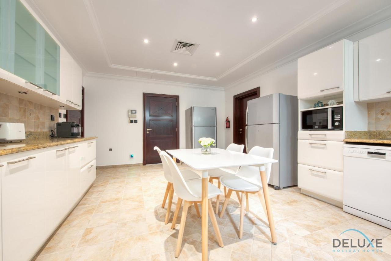 Villa Immaculate 4br With Assistant And Private Pool At Frond O Palm Jumeirah By Deluxe