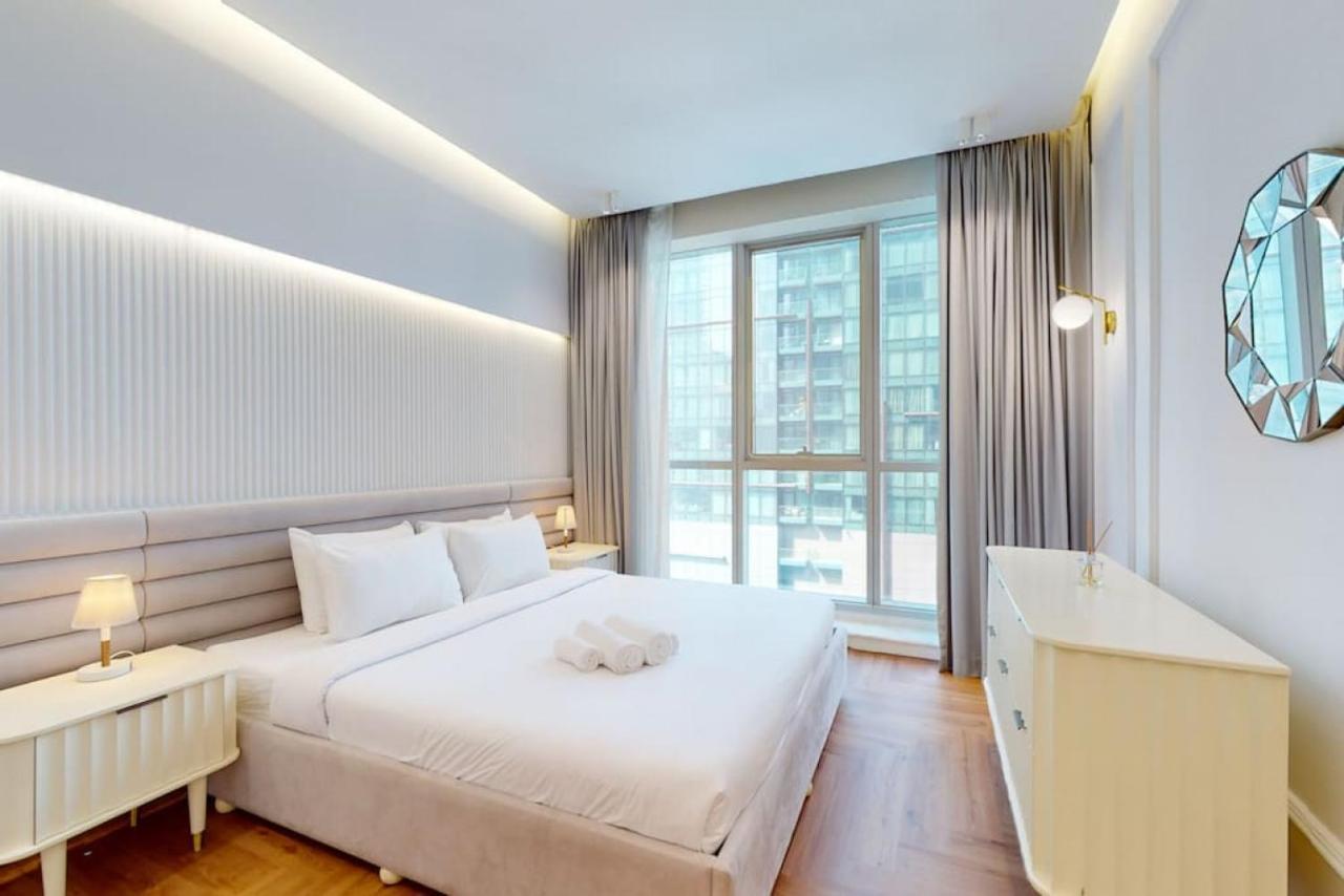 Torch Tower - Opulent Two Bedroom Apartment Dubai