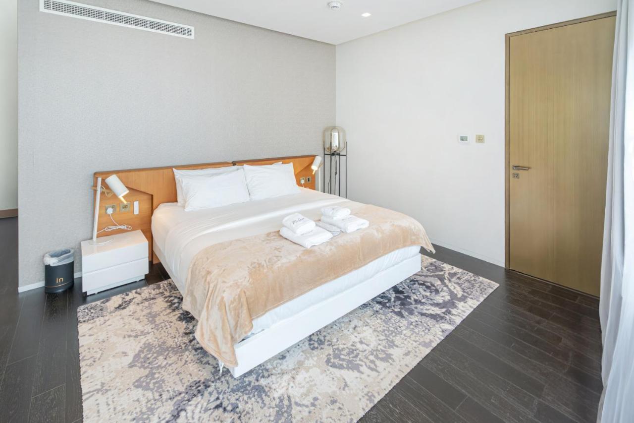 Chic With Fendi Design, Panoramic Full Sea-view Dubai