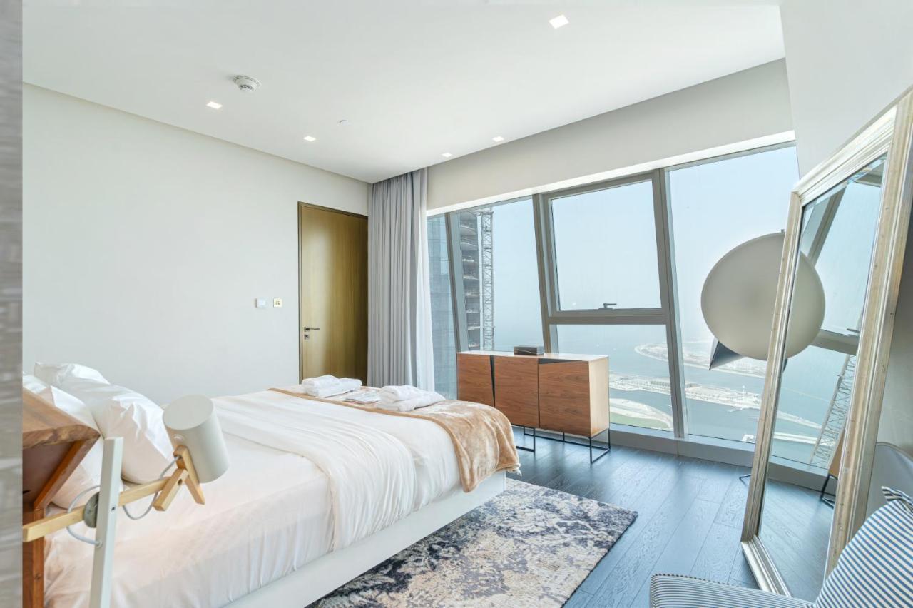 Chic With Fendi Design, Panoramic Full Sea-view Apartment Dubai