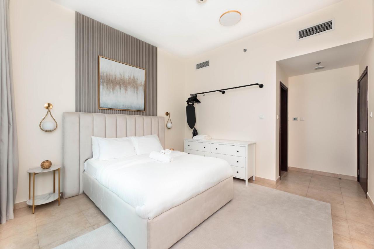 Charming With Balcony In The Heart Of Jlt Daire