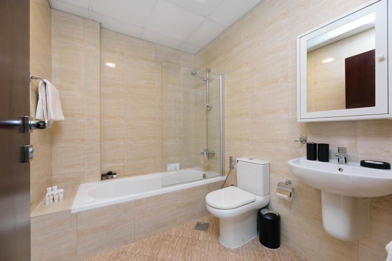Charming With Balcony In The Heart Of Jlt Daire