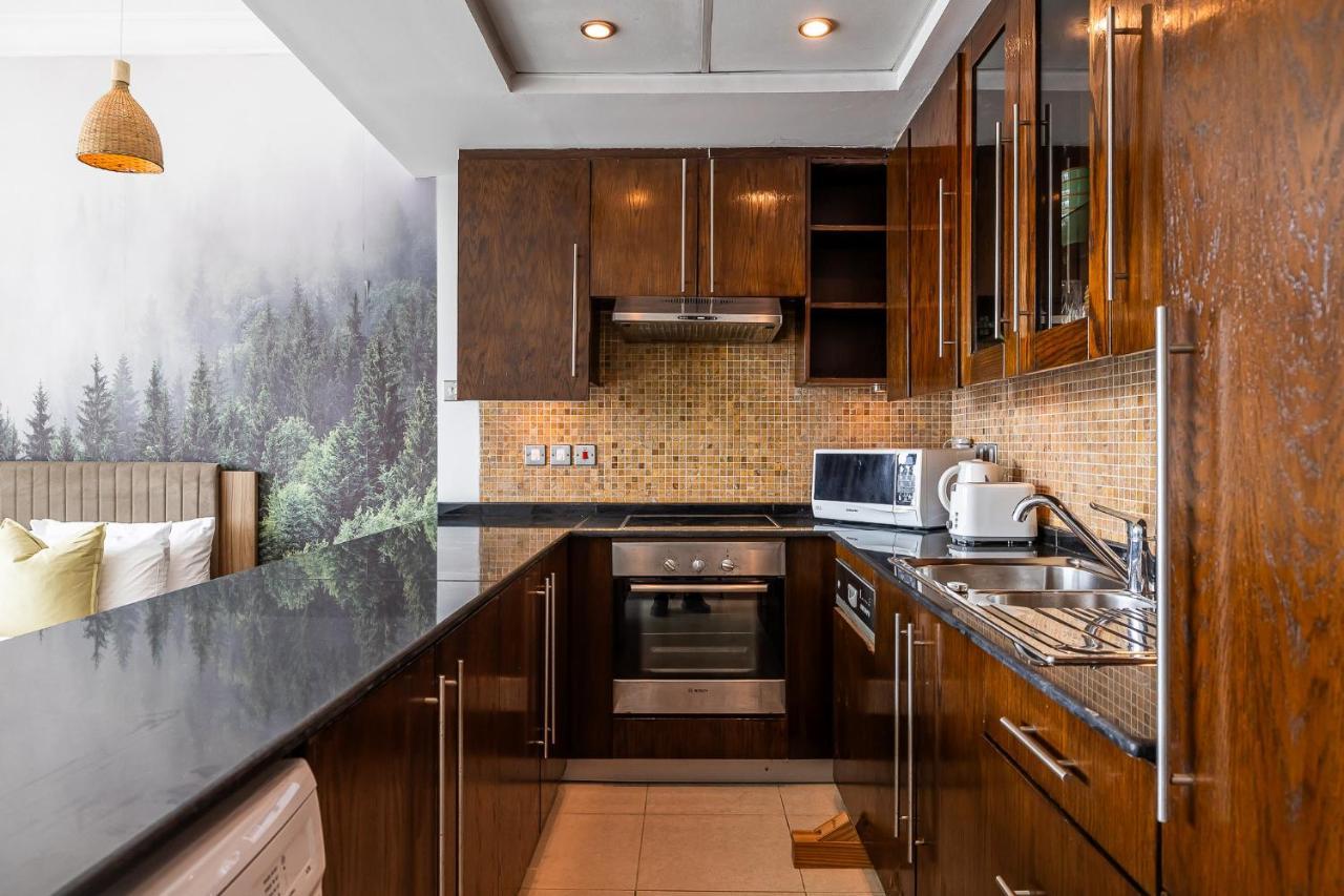 Spacious In Downtown I 8 Boulevard Walk Apartment *