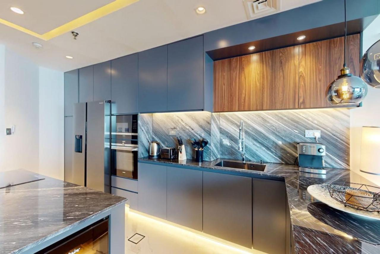 Torch Tower - Spectacular Two Bedroom Dubai