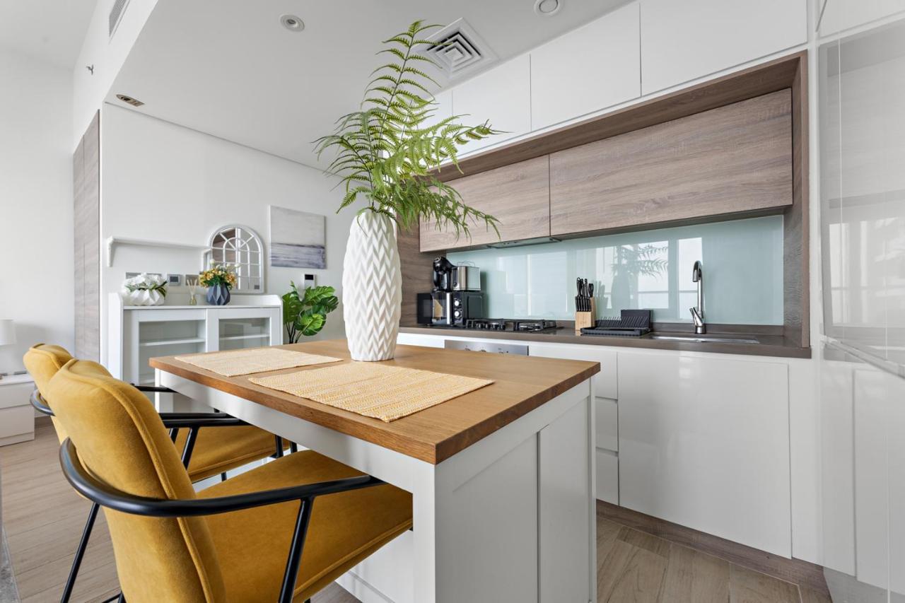 Stonetree - Rate In Marina Dubai