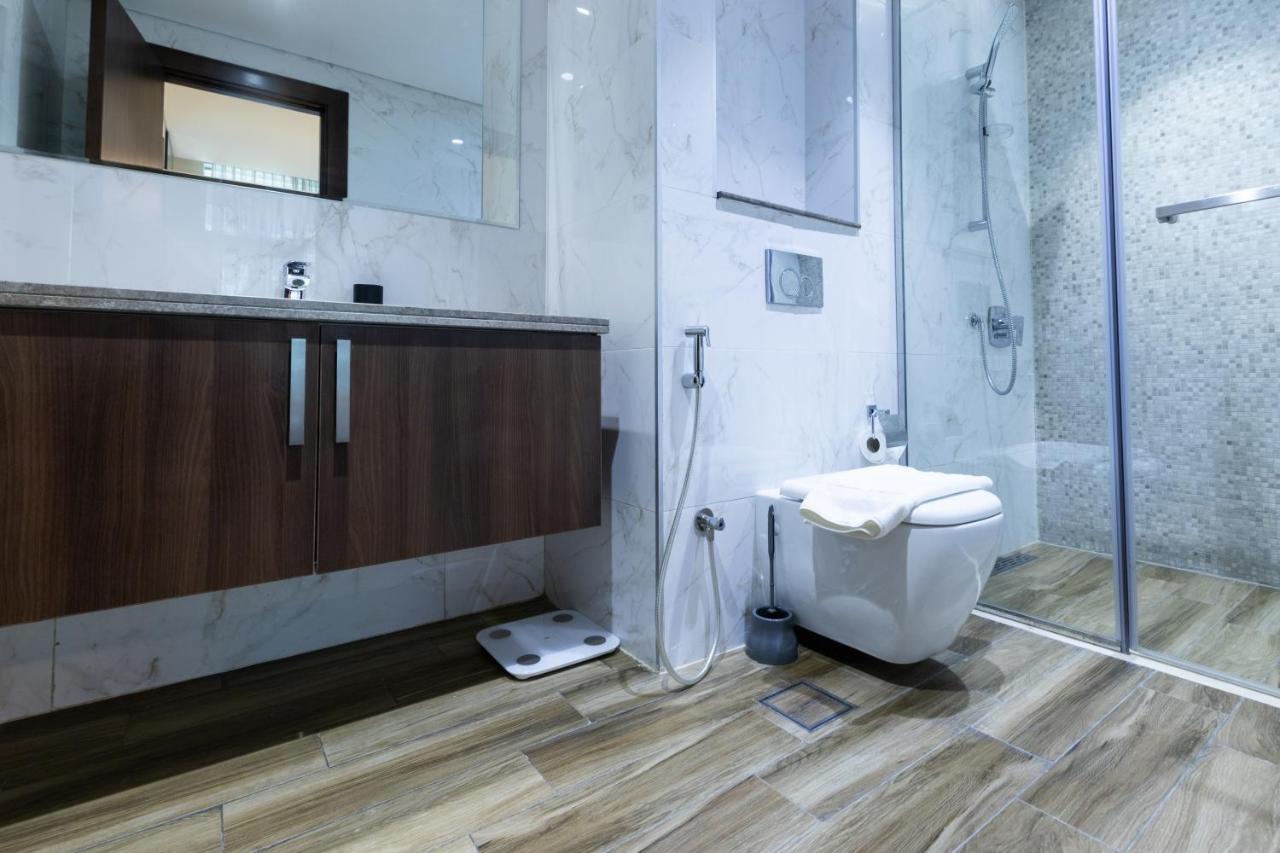 Homesgetaway - Contemporary 1 Bedroom In J One Apartment Dubai