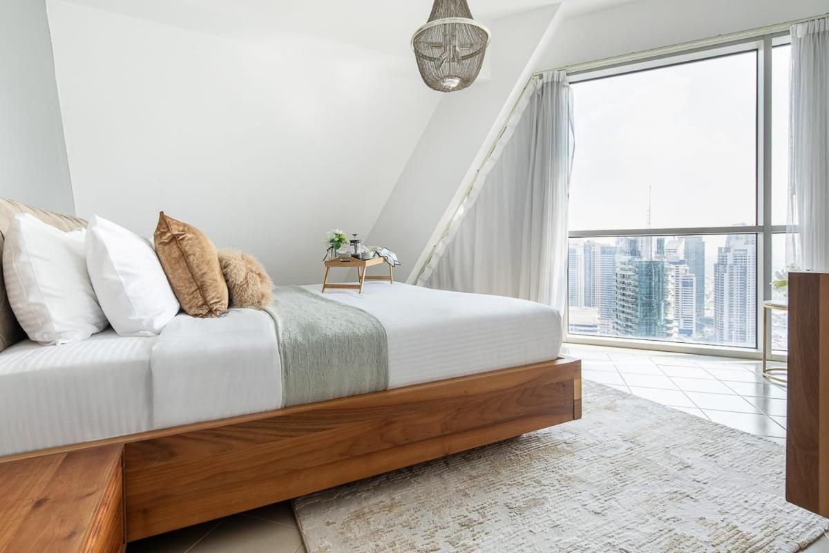 Frank Porter - Marina Terrace Tower Apartment Dubai