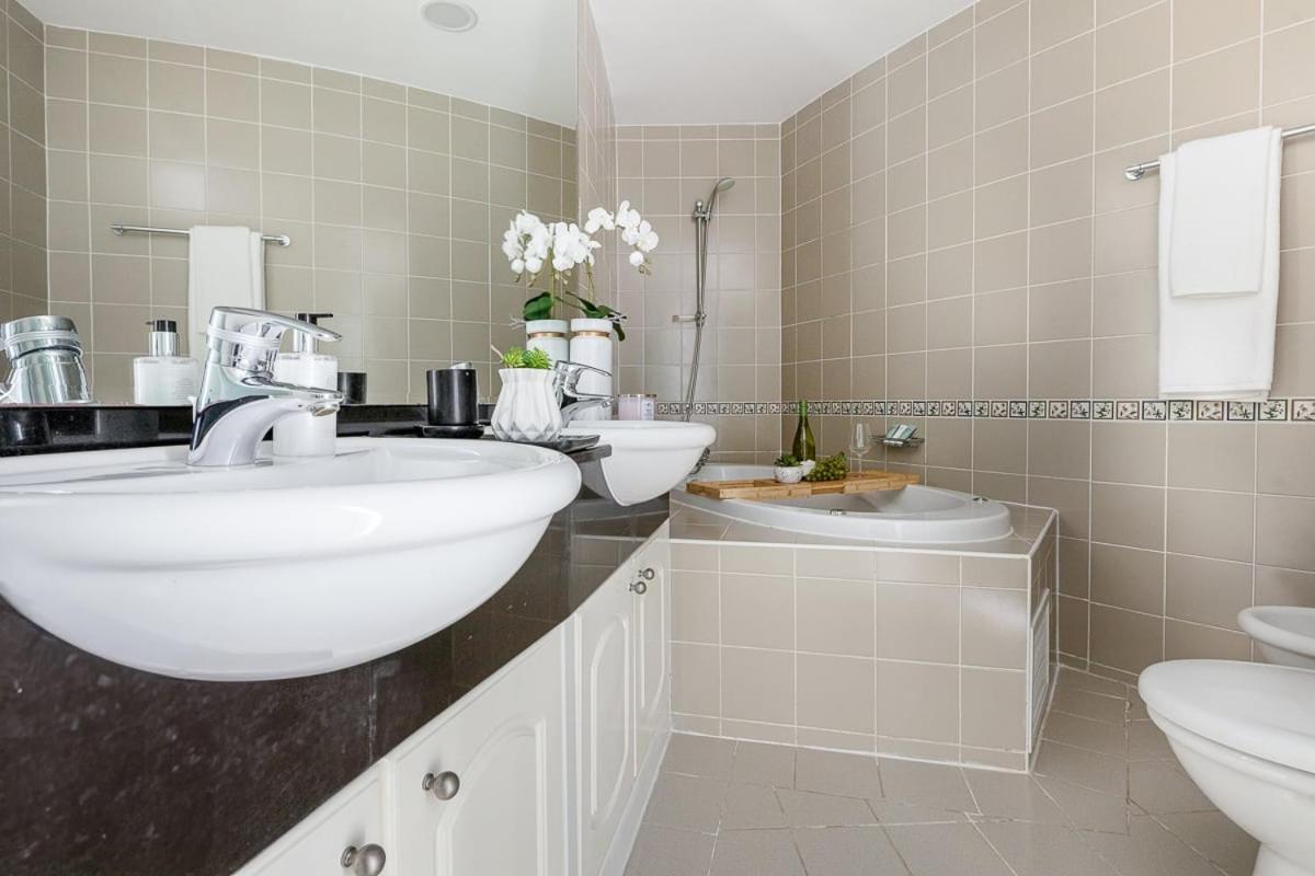 Frank Porter - Marina Terrace Tower Apartment
