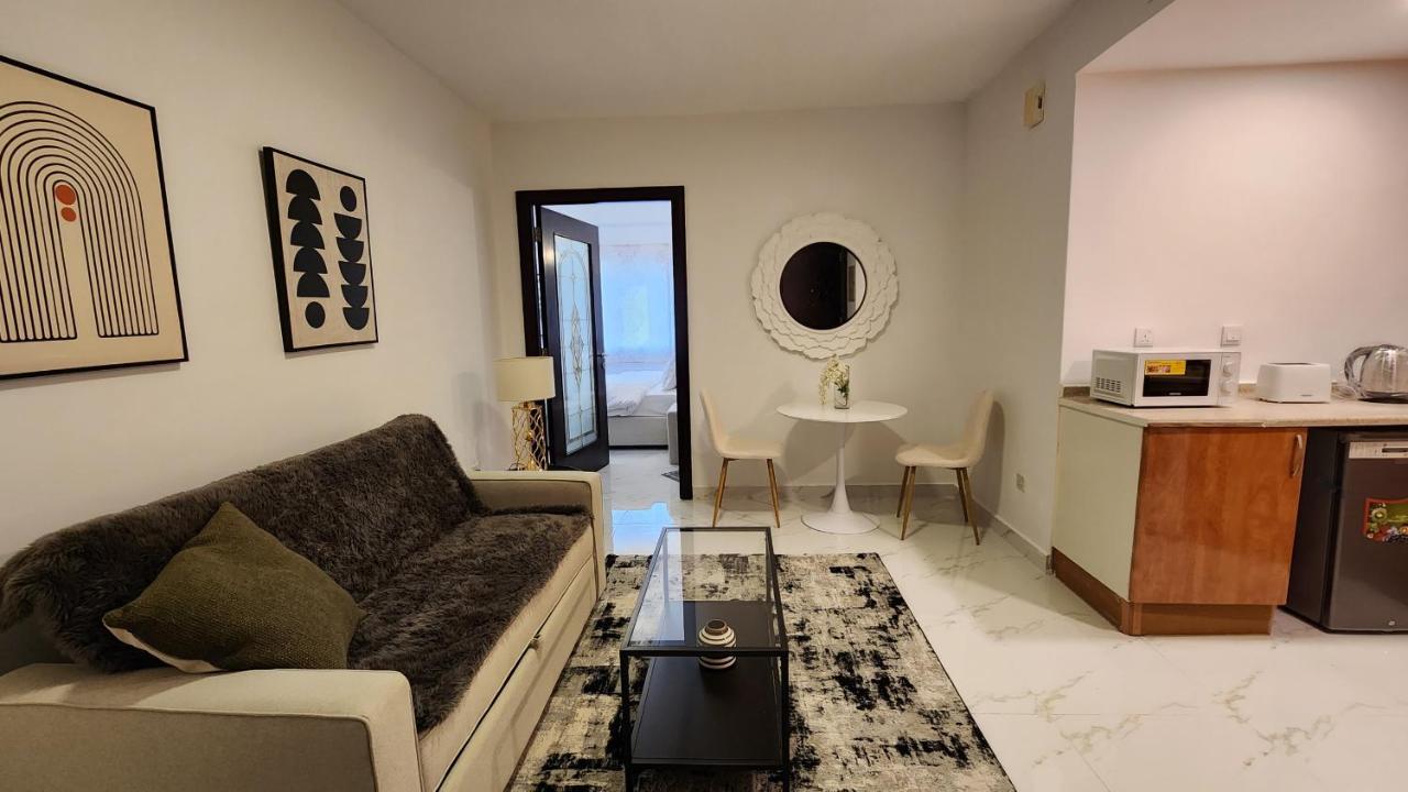 Stunning New With Amazing Views In Jlt Apartment