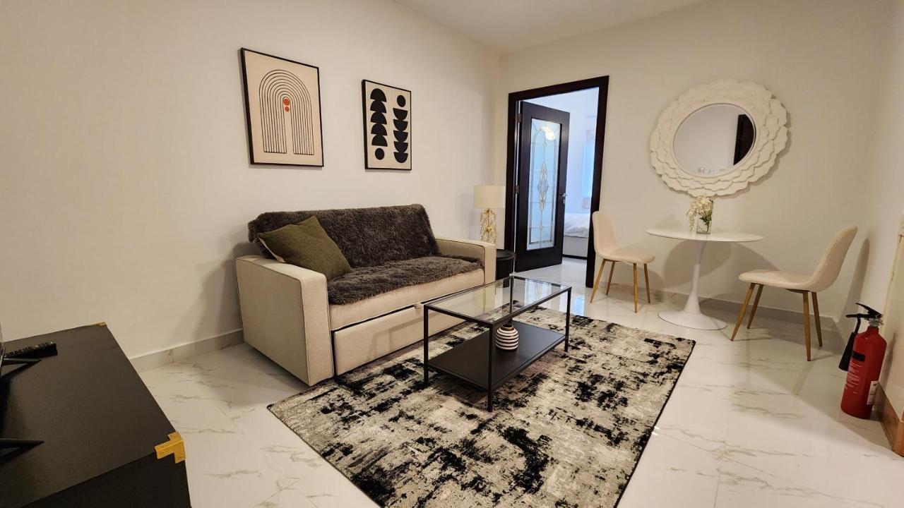 Stunning New With Amazing Views In Jlt Apartment *