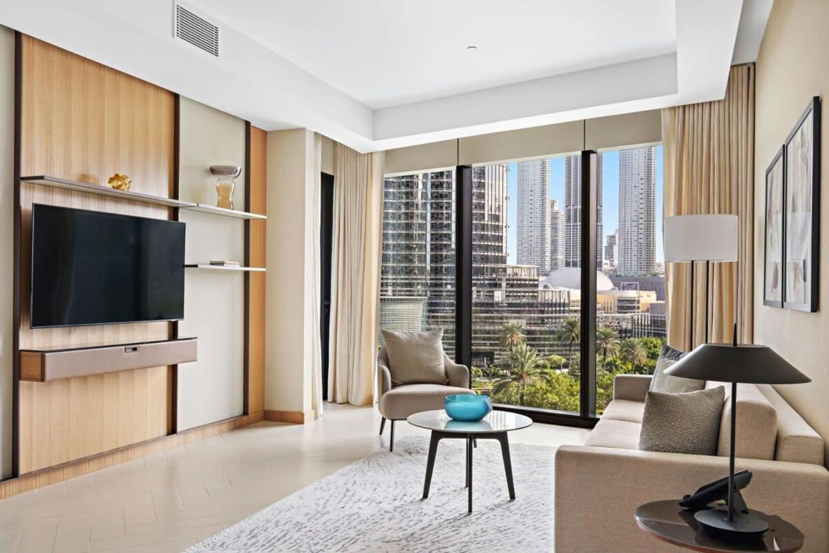 Luxurious 3-bedroom Facing Burj Khalifa In The Address Opera Apartment