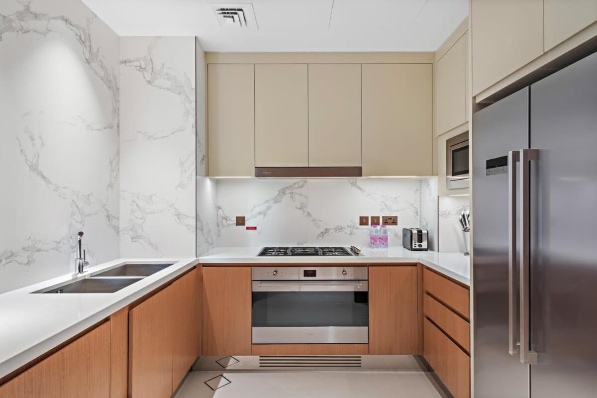Luxurious 3-bedroom Facing Burj Khalifa In The Address Opera Dubai