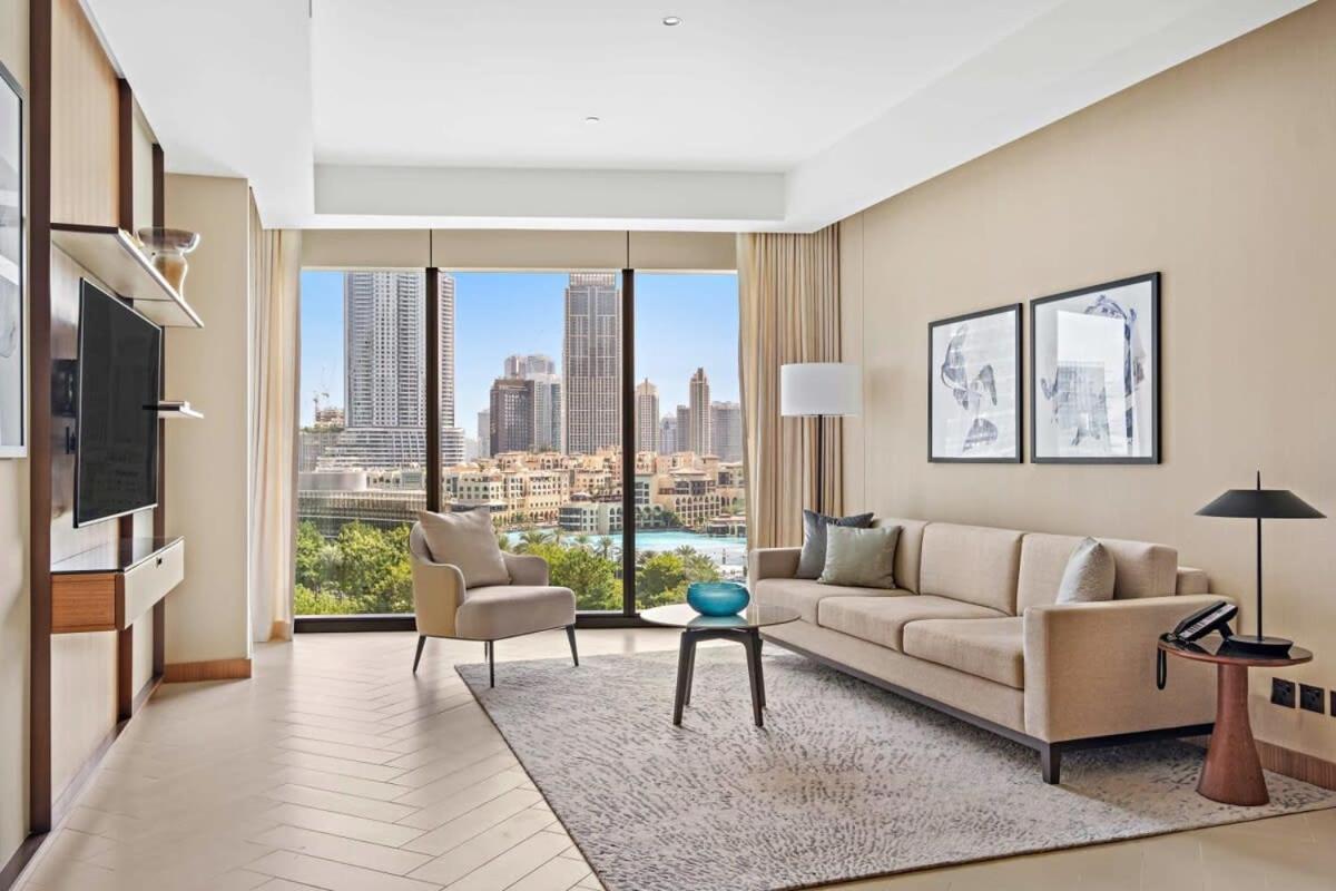 Luxurious 3-bedroom Facing Burj Khalifa In The Address Opera