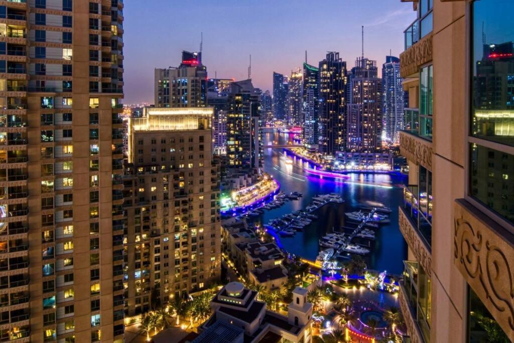 Breathtaking 2br W/180 Degree Views - Marina Apartment