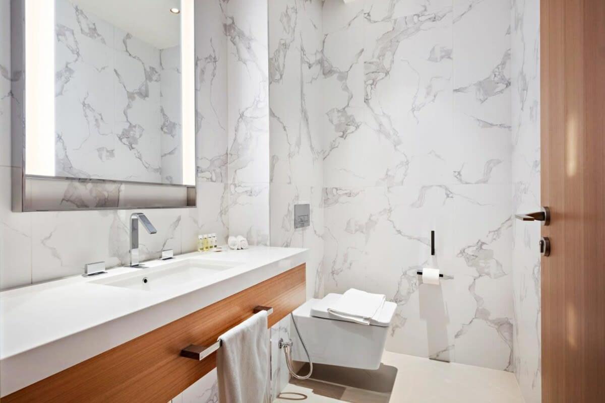 Apartment Luxurious 3-bedroom Facing Burj Khalifa In The Address Opera