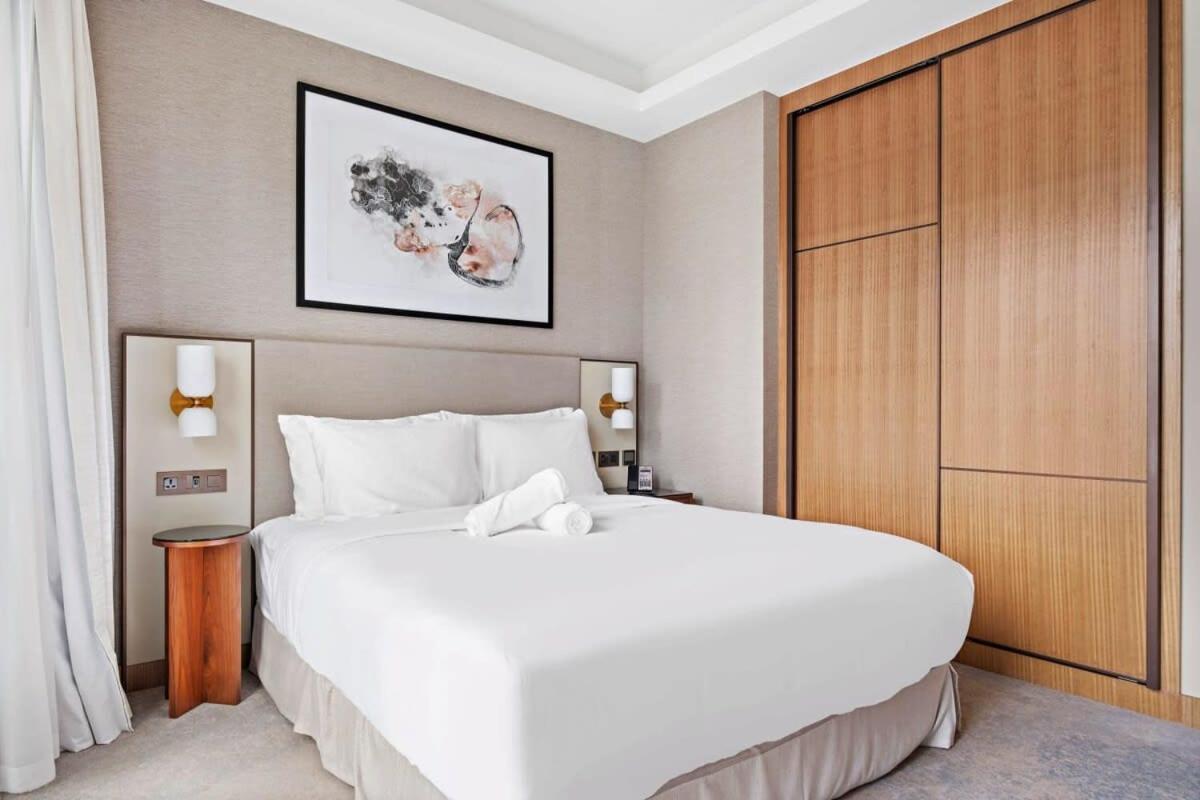 Luxurious 3-bedroom Facing Burj Khalifa In The Address Opera Dubai