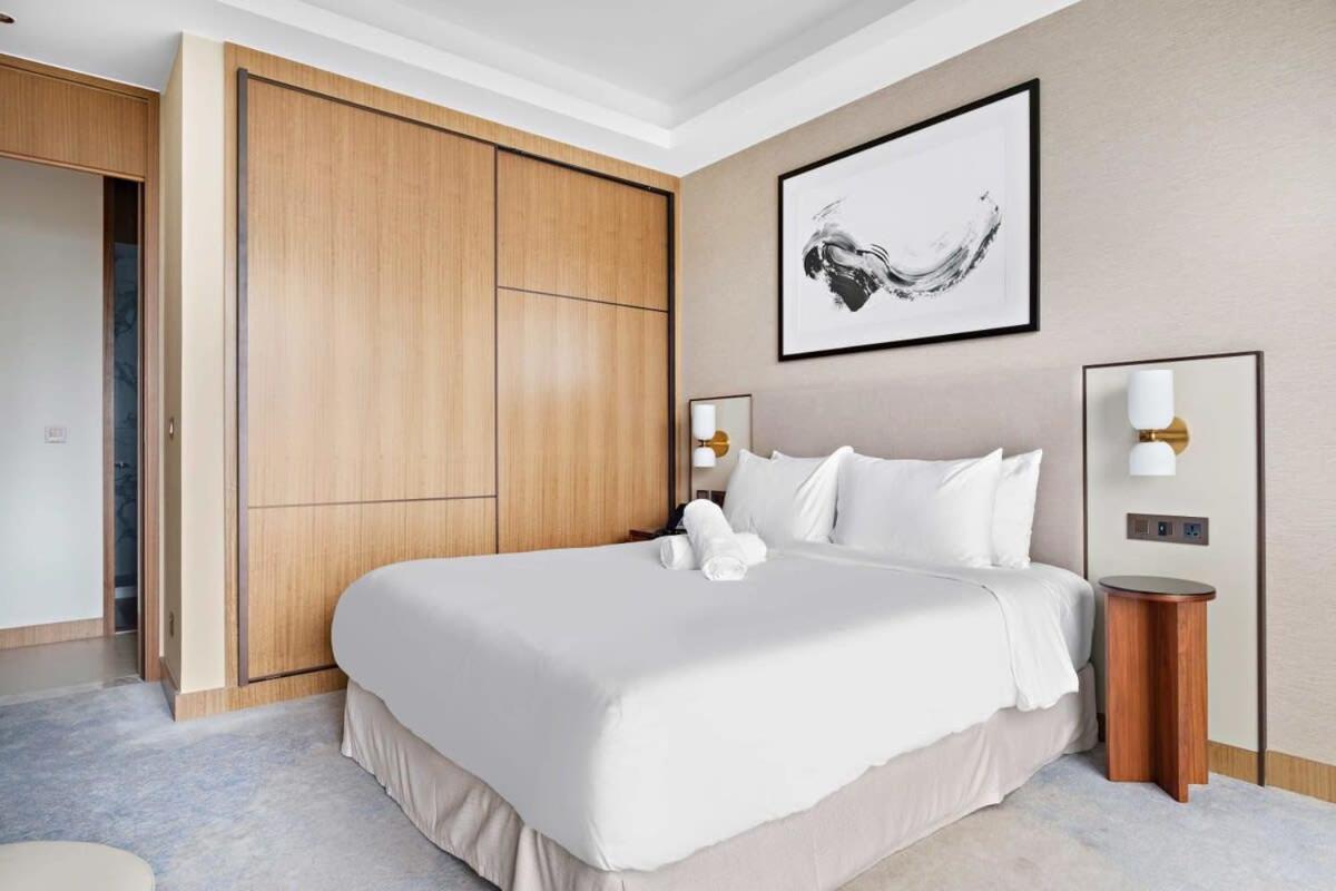 Apartment Luxurious 3-bedroom Facing Burj Khalifa In The Address Opera Dubai