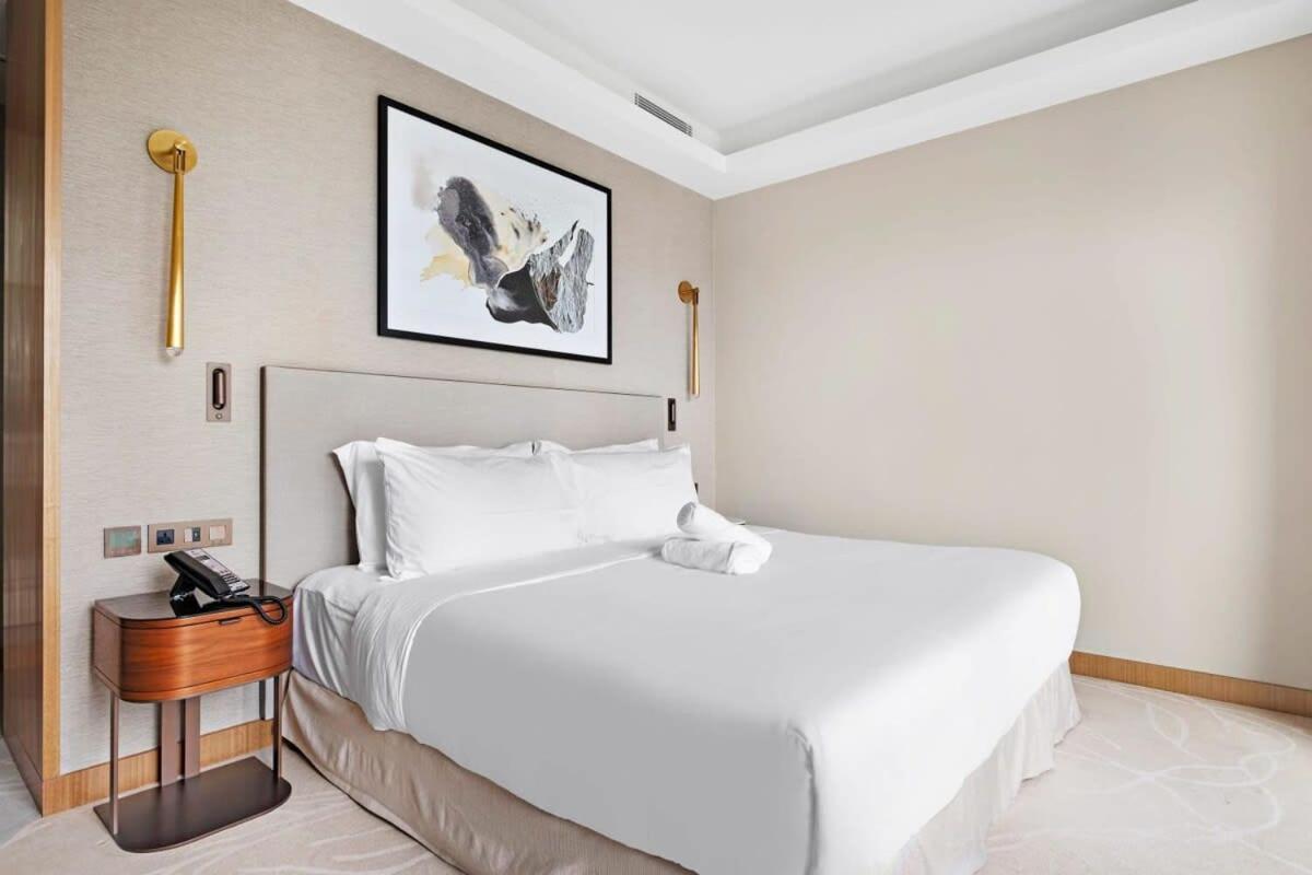 Apartment Luxurious 3-bedroom Facing Burj Khalifa In The Address Opera *