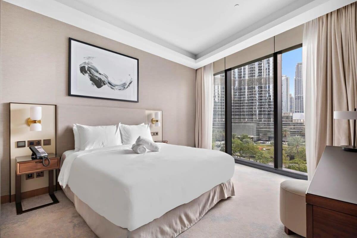 Luxurious 3-bedroom Facing Burj Khalifa In The Address Opera Apartment