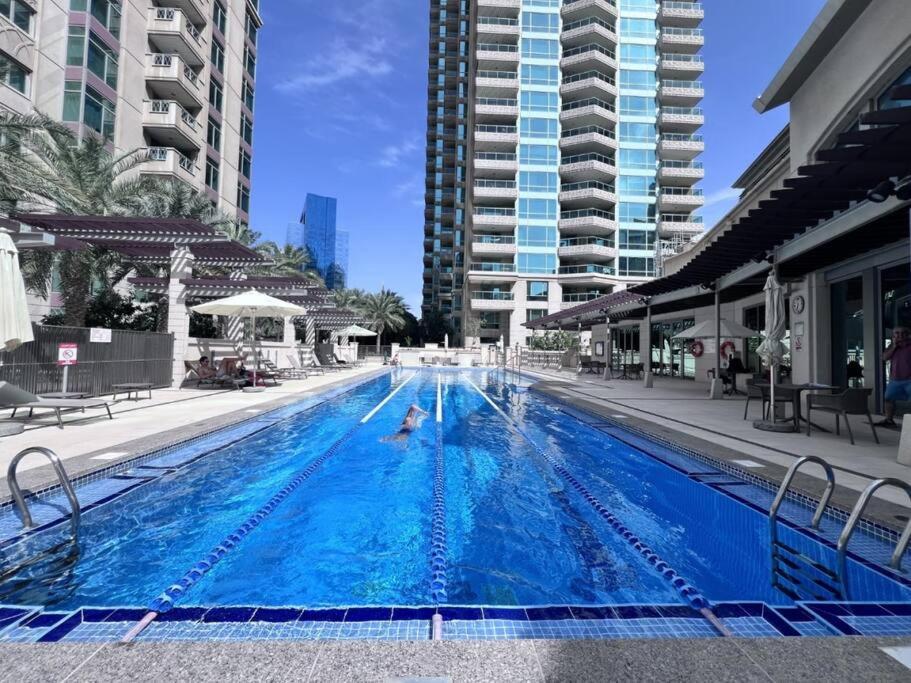 Breathtaking 2br W/180 Degree Views - Marina Apartment