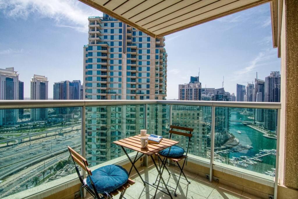 Breathtaking 2br W/180 Degree Views - Marina Apartment *