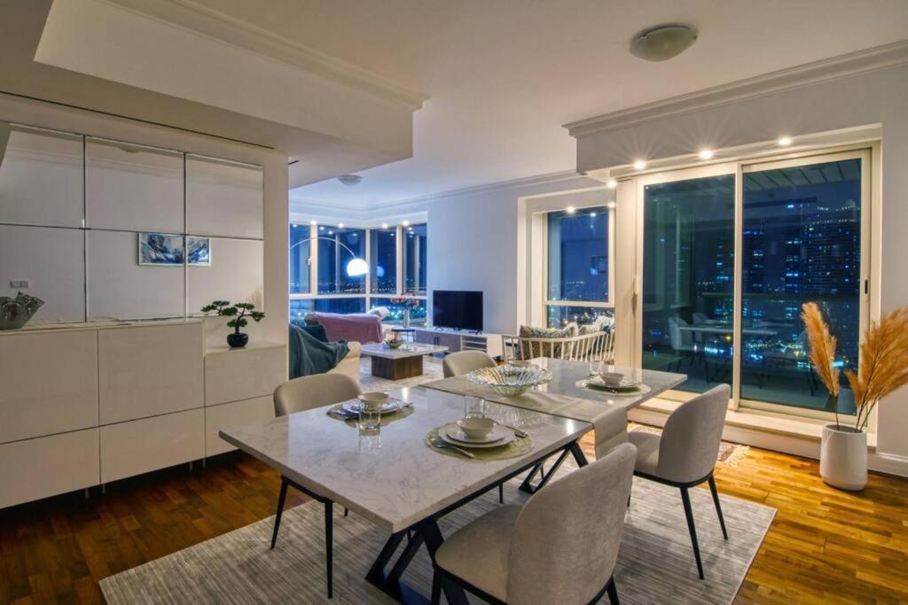 Breathtaking 2br W/180 Degree Views - Marina * Dubai