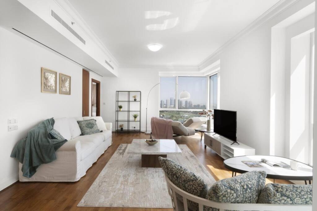 Breathtaking 2br W/180 Degree Views - Marina Apartment Dubai