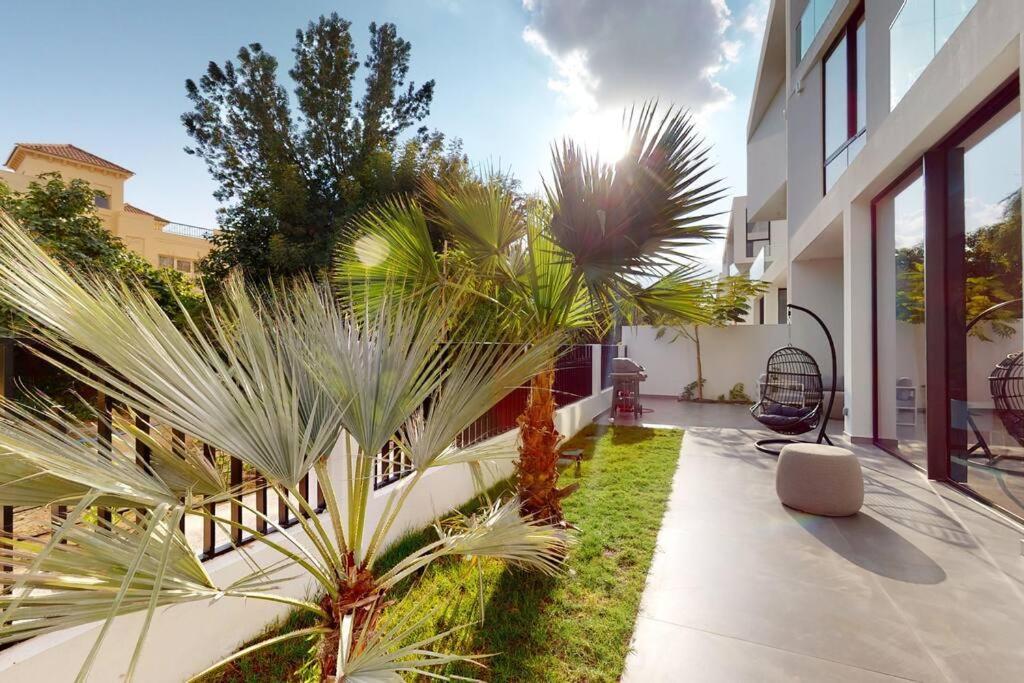 Luxurious 5 Bed - Al Barari * Dubai