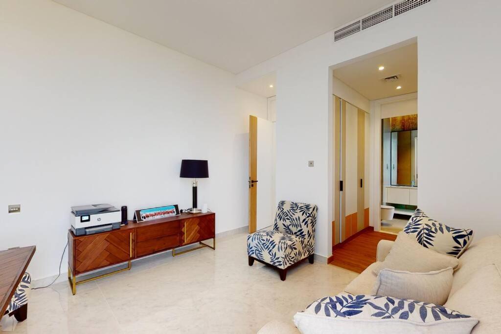 Luxurious 5 Bed - Al Barari Villa