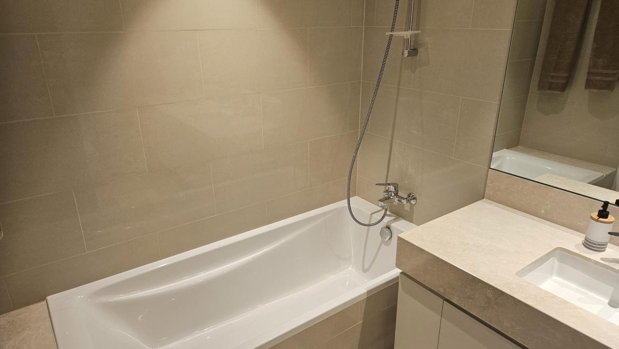 Mh - Act One Act Two - 2bhk - Ref2202 Ferienhaus *