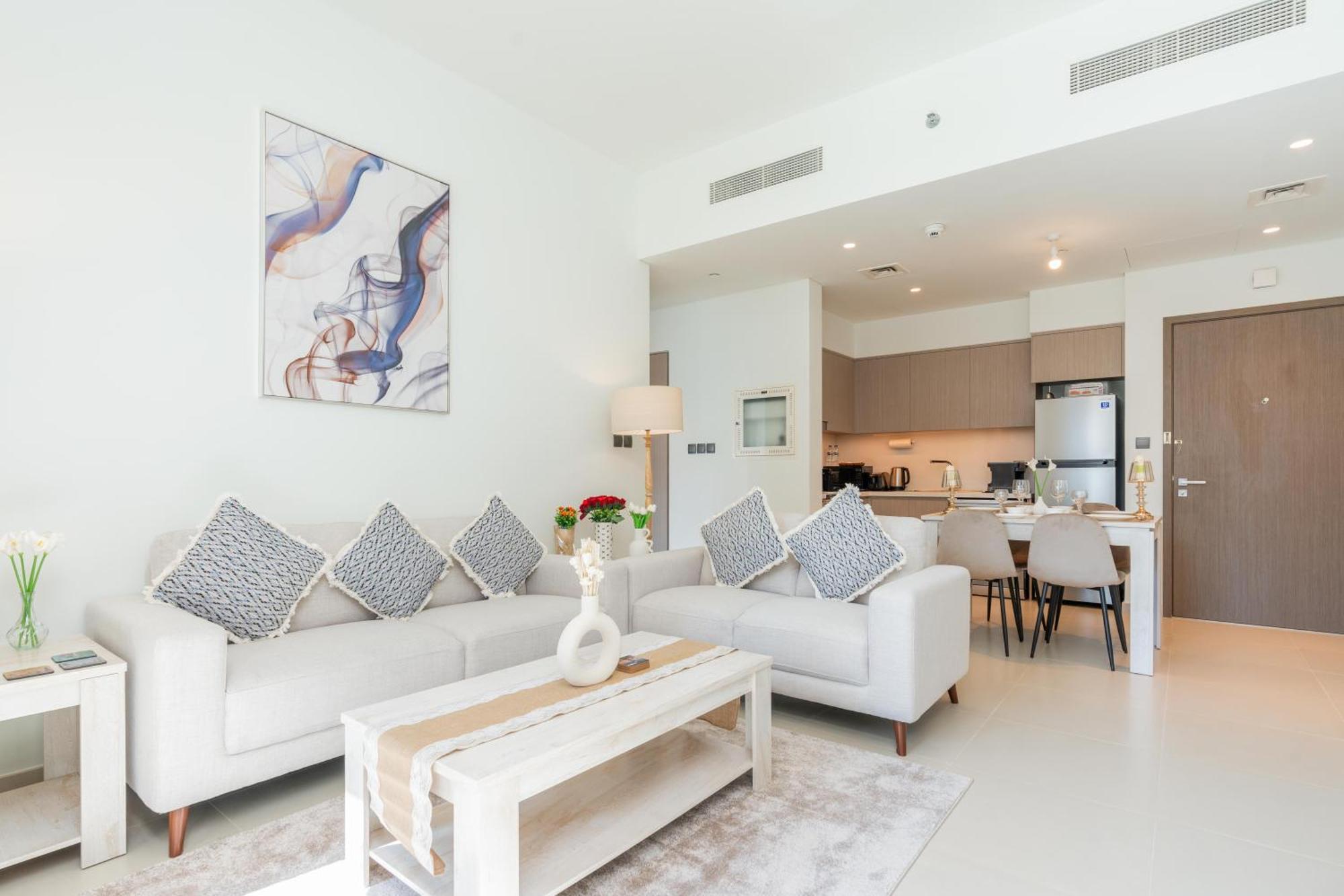 Downtown 1br In Act Towers Near Burj Khalifa Apartment *