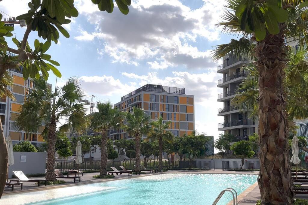 Elite Lux Homes - Modern 1br Amenities In Production Apartment Dubai