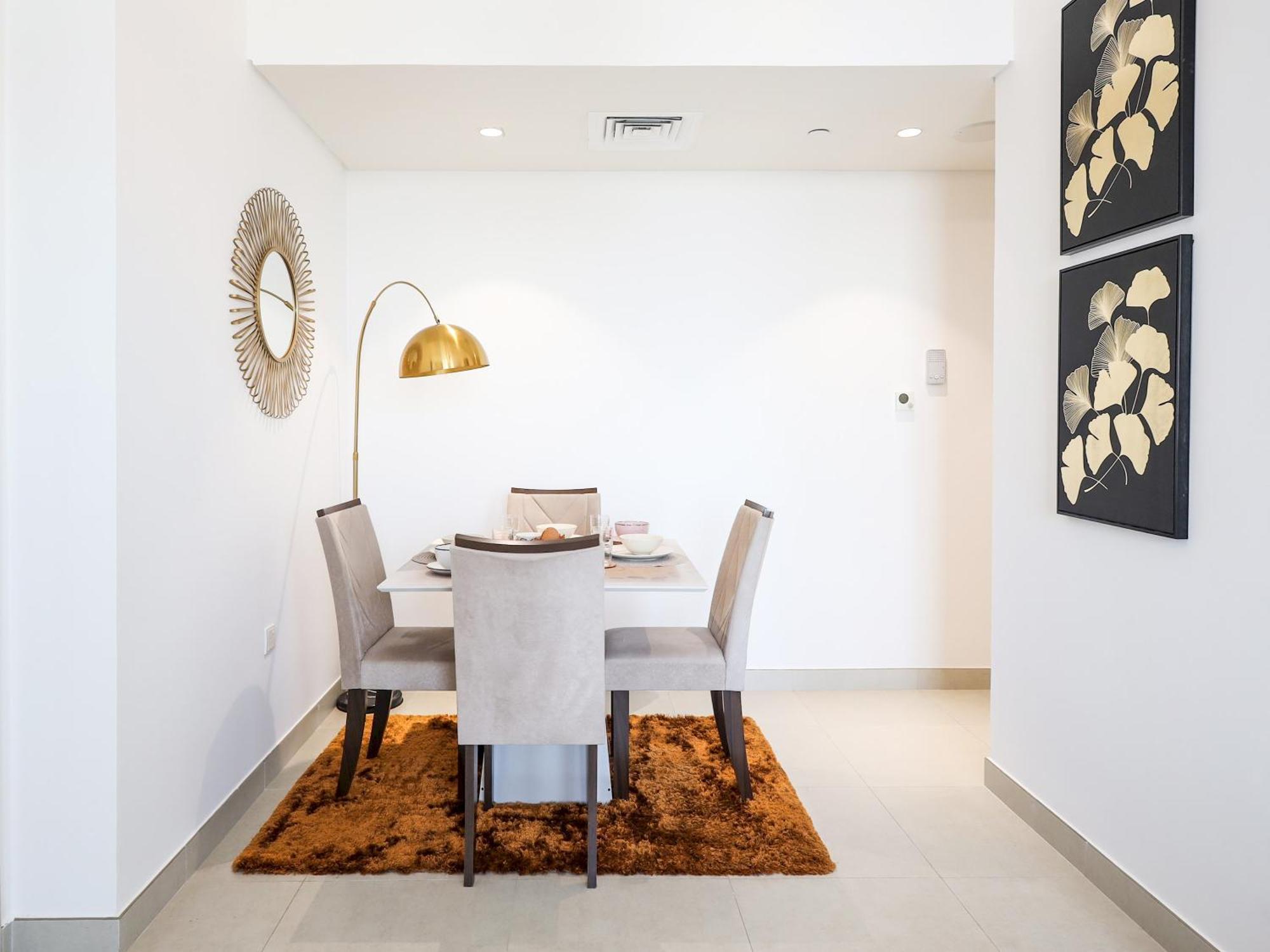 Elite Lux Homes - Modern 1br Amenities In Production Dubai