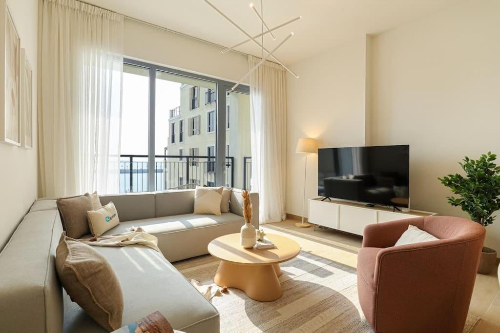 Higuests - Dream Vacation In La Rive 1 Apartment Dubai