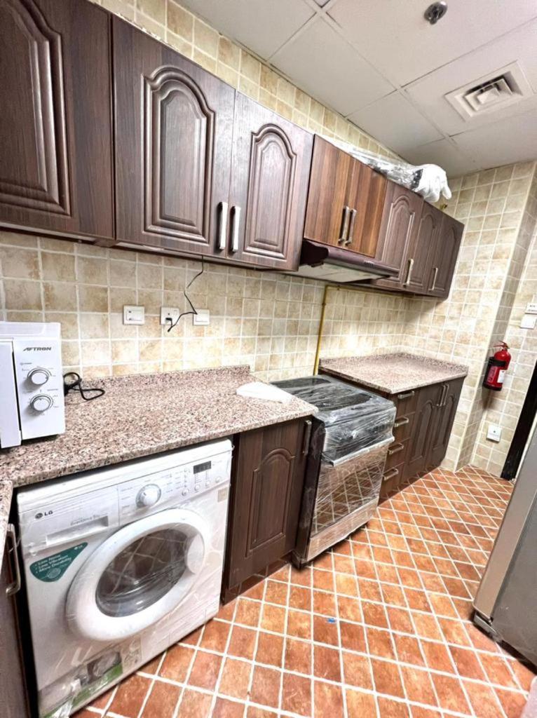 Wonderful Partition In Al Barsha 1 Near Metro Pansiyon *