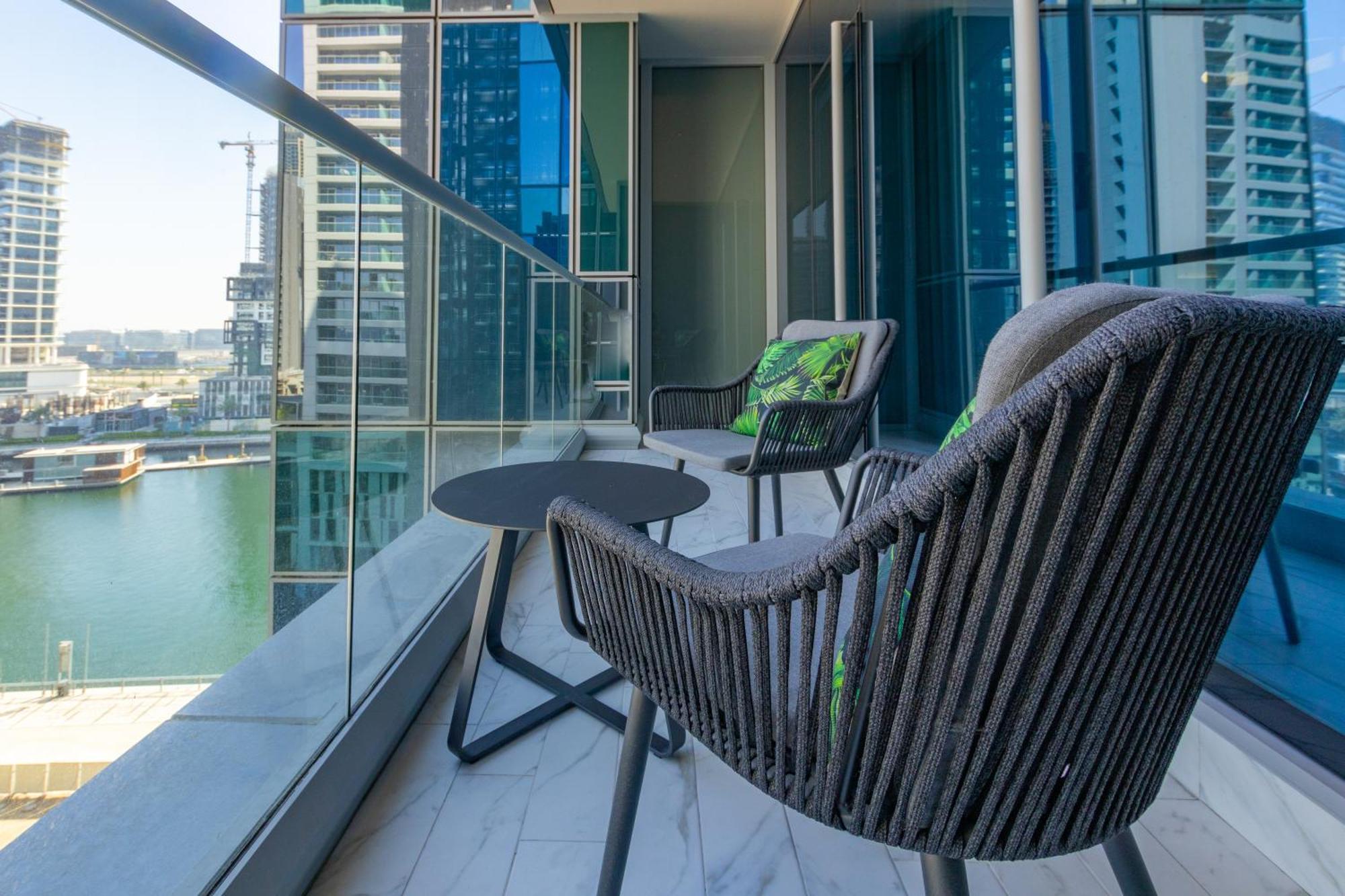 Homesgetaway - Contemporary 1 Bedroom In J One Dubai