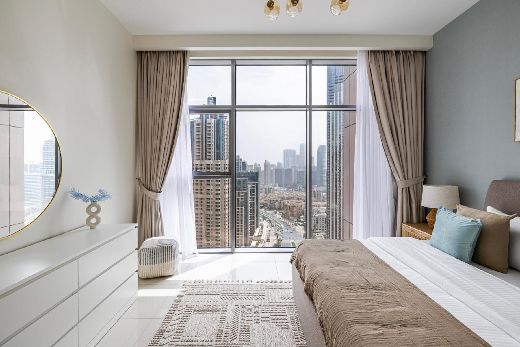 Nox Spacious 3br In Boulevard Crescent Tower Summer Apartment *