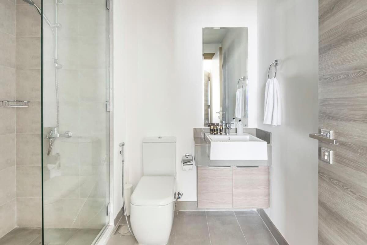 Frank Porter - Bloom Tower Apartment