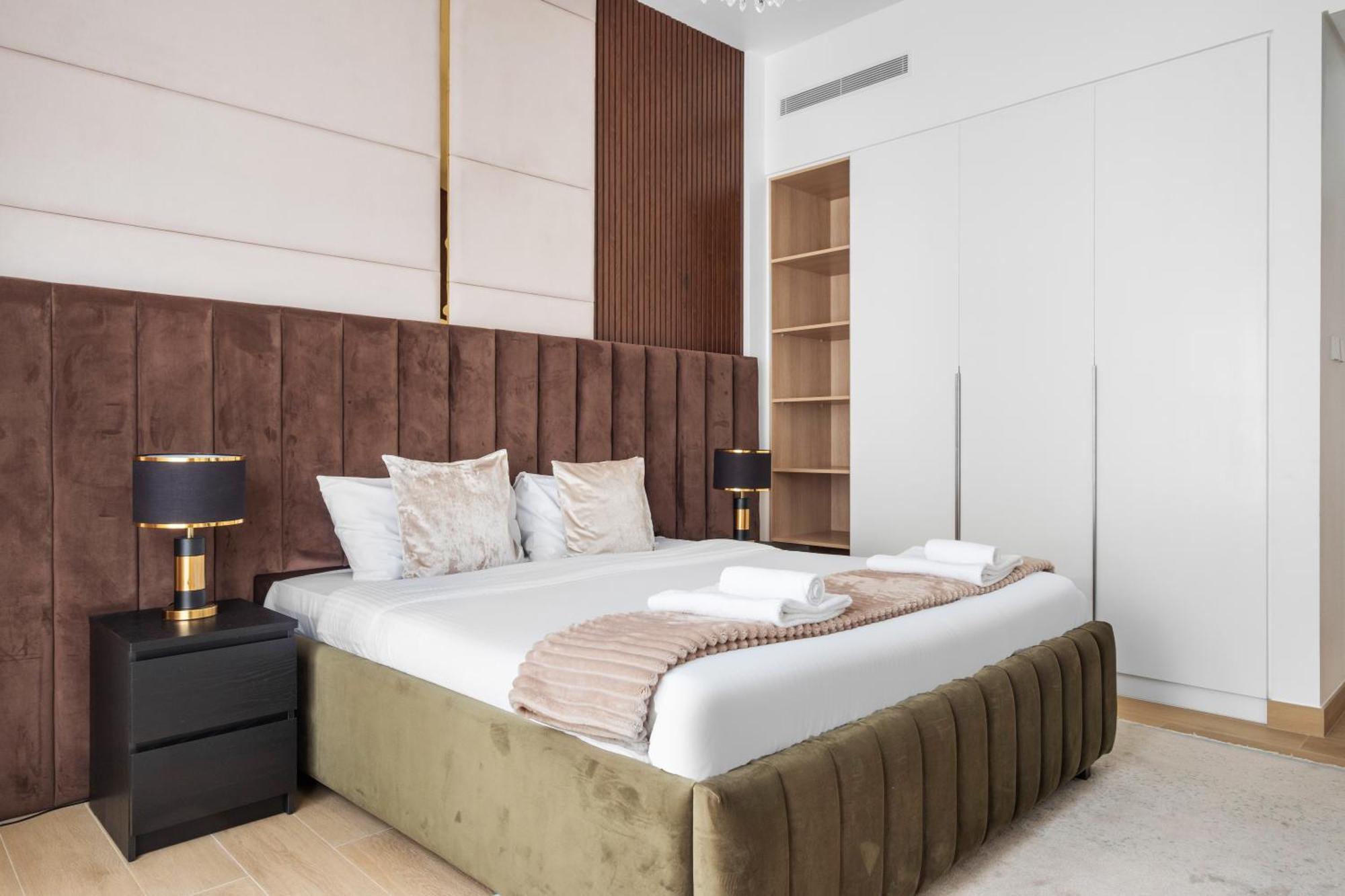Daire Spacious 1 Bed In La - 1 Min To The Dubai