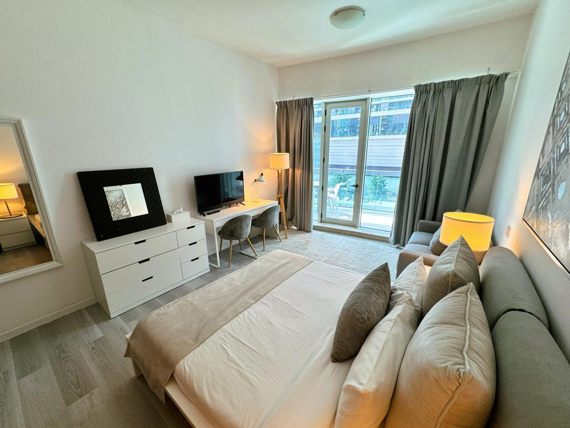 Apartment Marina - 5 Bedroom, Feel, Great Amenities Dubai