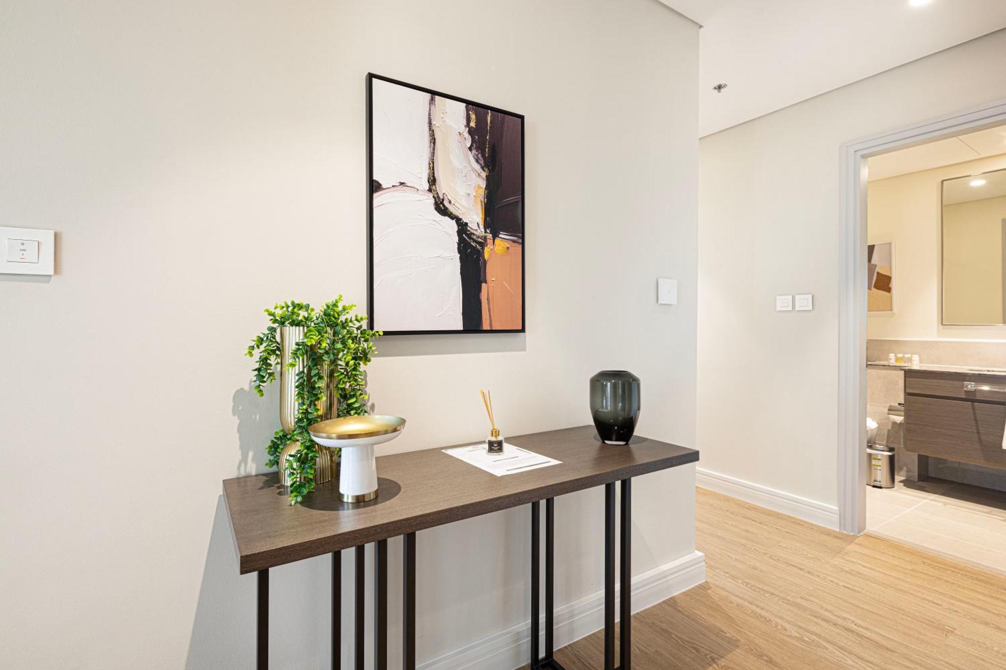 Apartment Magnificent - Cozy 2 Bhk Retreat In Downtown *