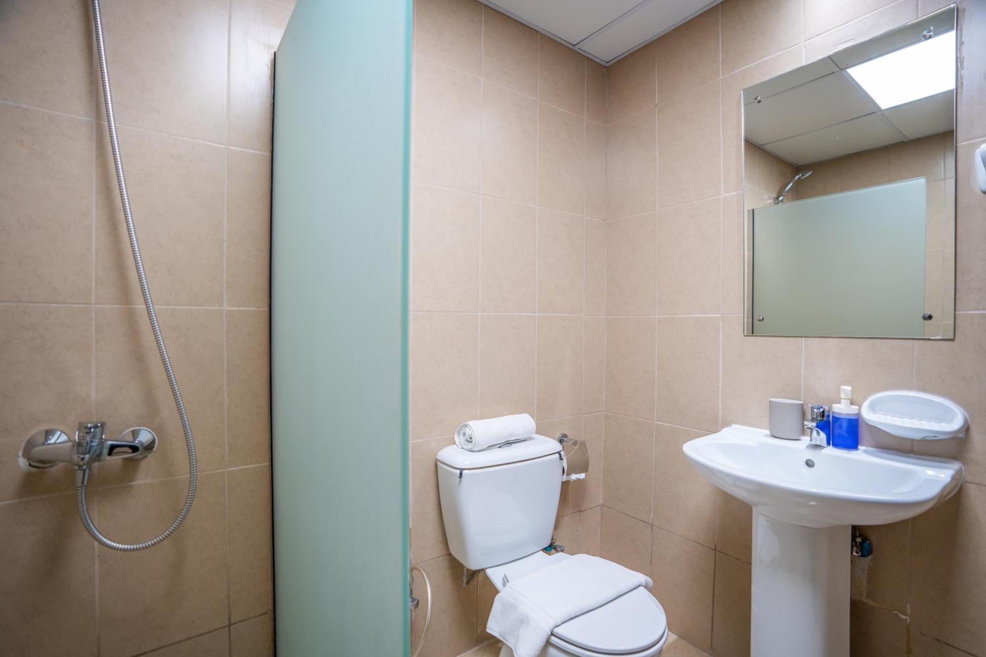 Daire Rh- Experience Comfort And Convenience In Our 2br, Al Barsha