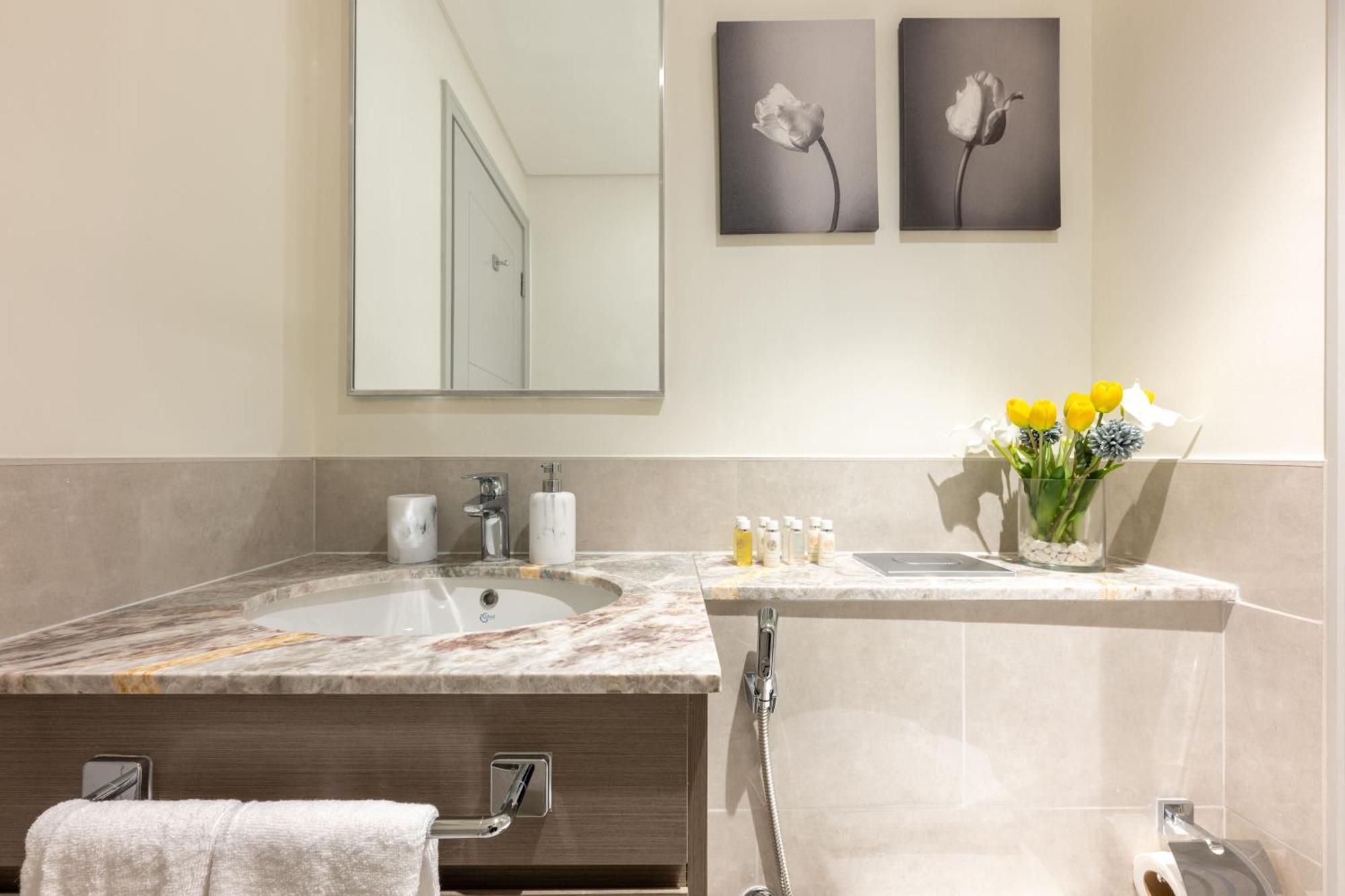 Magnificent - Luxurious 3+ 1 Bedroom Located In Downtown * Dubai